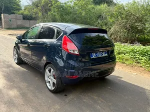 Ford Fiesta 2016 Bleu