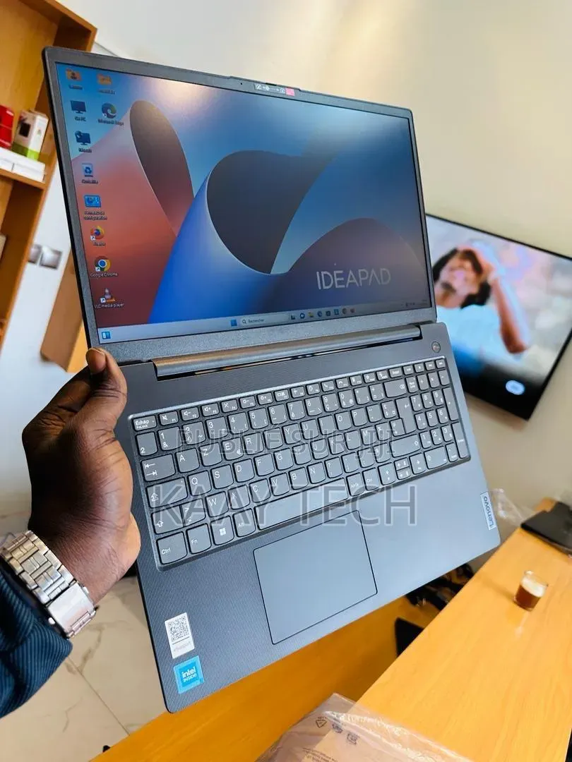 Nouveau Ordinateur portable Lenovo V15-IIL 4GB Intel SSD 256GB