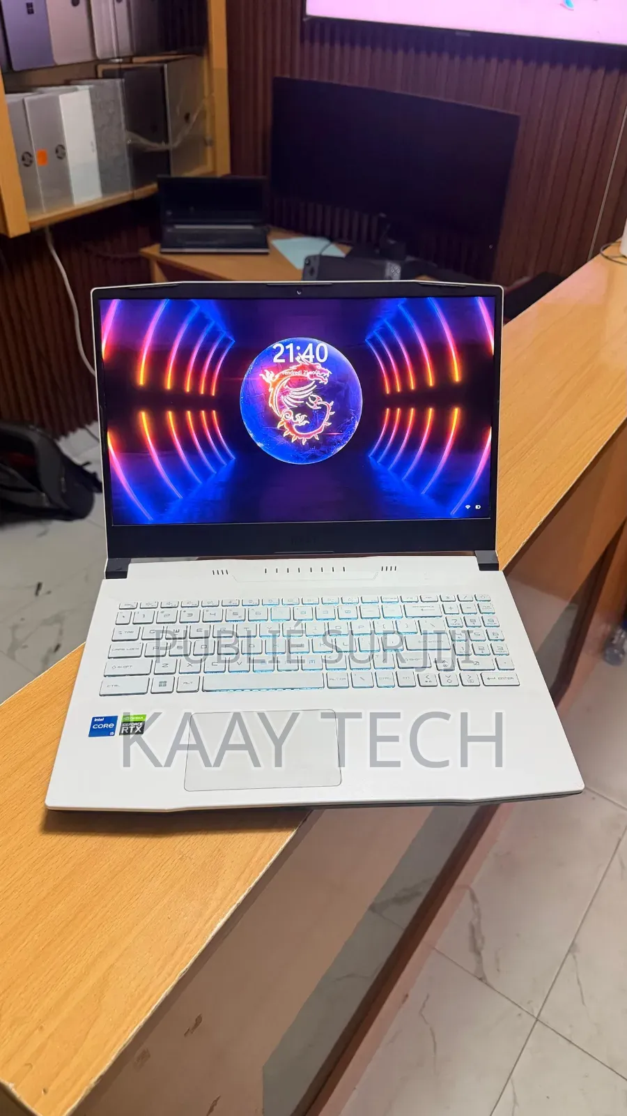 Nouveau Ordinateur portable MSI Katana 15 16GB Intel Core i7 SSD 512GB