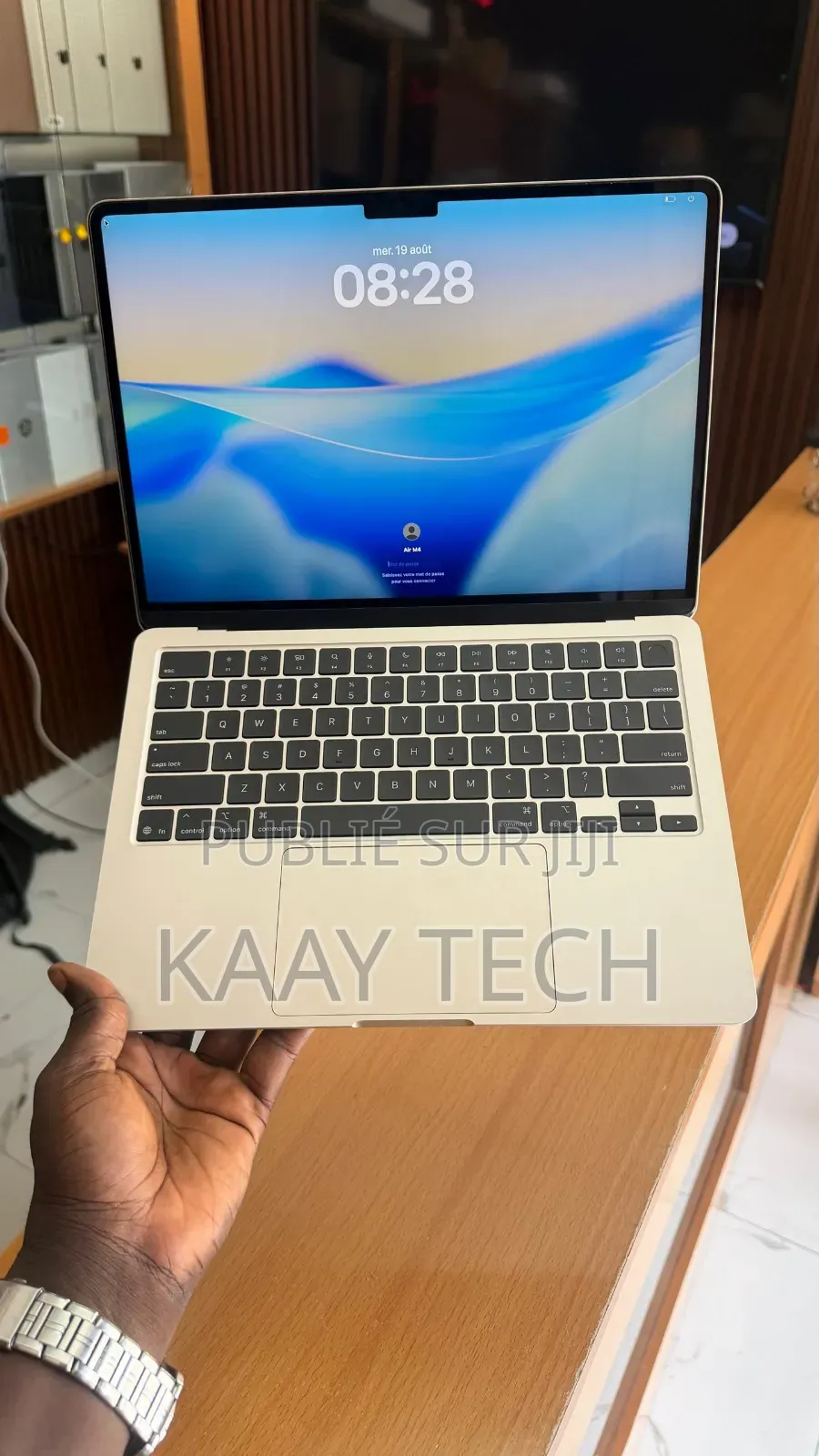 Nouveau Apple MacBook Air 2025 M4 16GB Apple M4 SSD 256GB
