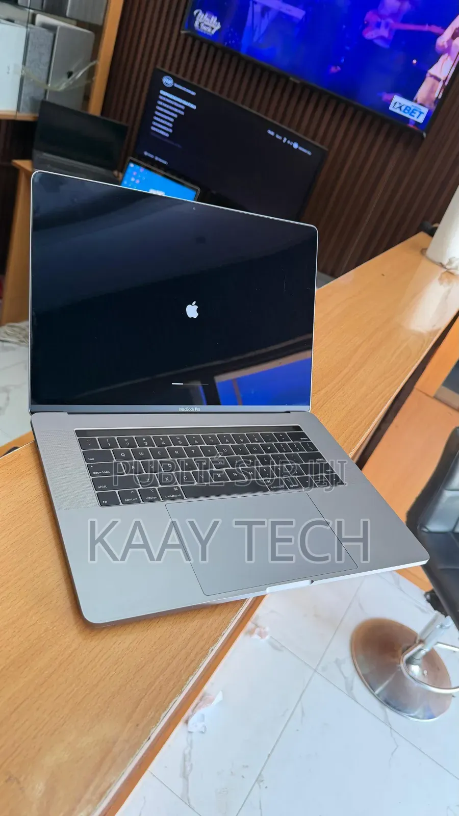 Ordinateur portable Apple MacBook Pro 2018 32GB Intel Core i7 SSD 256GB