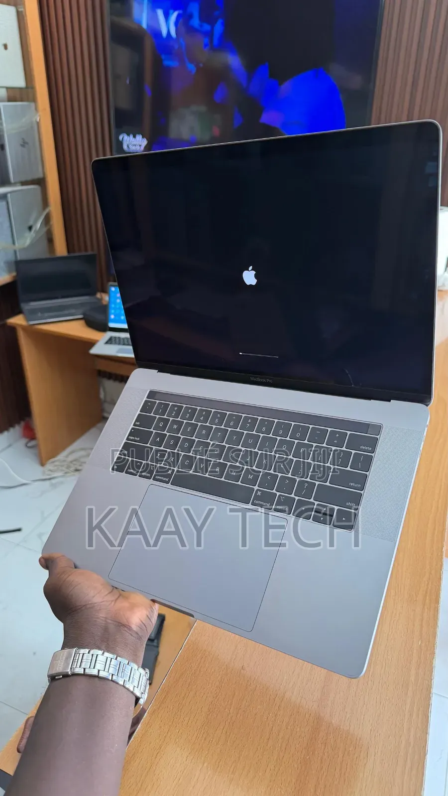 Ordinateur portable Apple MacBook Pro 2018 32GB Intel Core i7 SSD 256GB