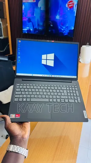 Nouveau Ordinateur portable Lenovo V15 G4 8GB AMD Ryzen 3 SSD 512GB