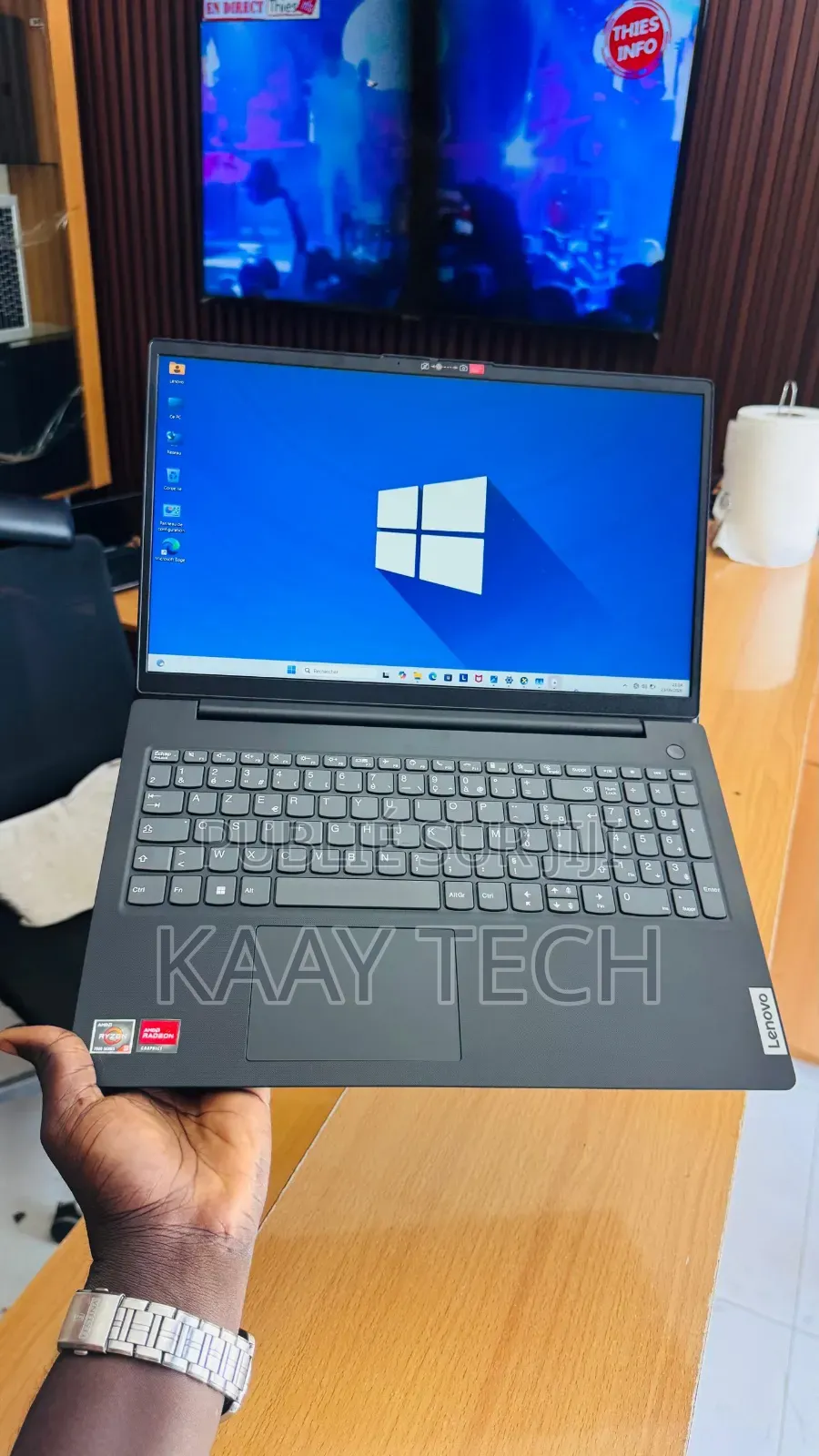 Nouveau Ordinateur portable Lenovo V15 G4 8GB AMD Ryzen 3 SSD 512GB