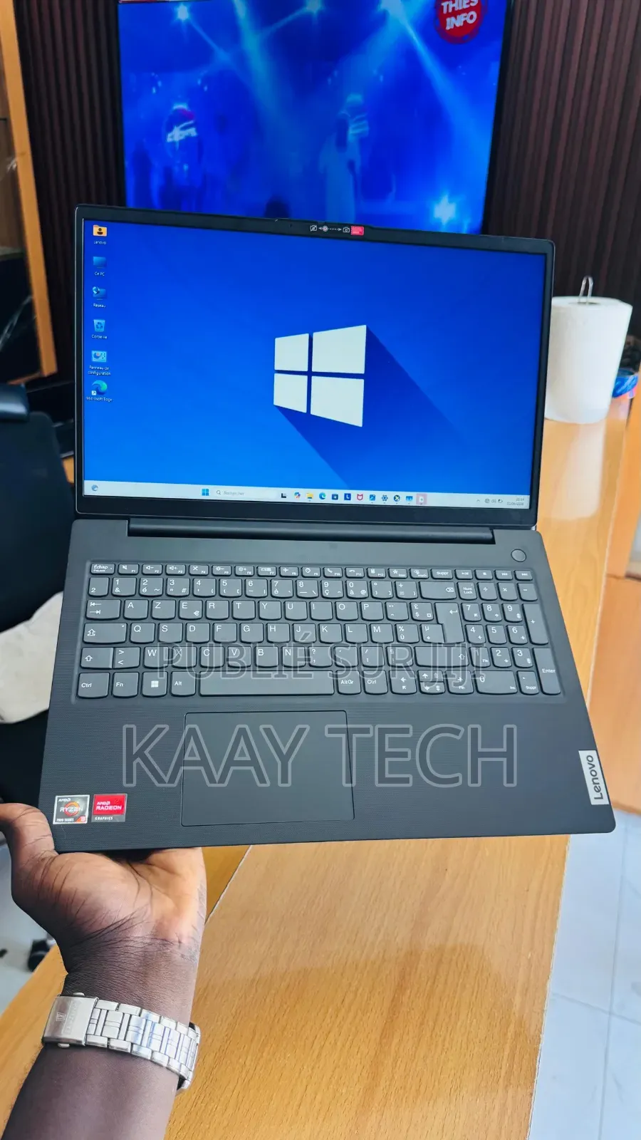Nouveau Ordinateur portable Lenovo V15 G4 8GB AMD Ryzen 3 SSD 512GB