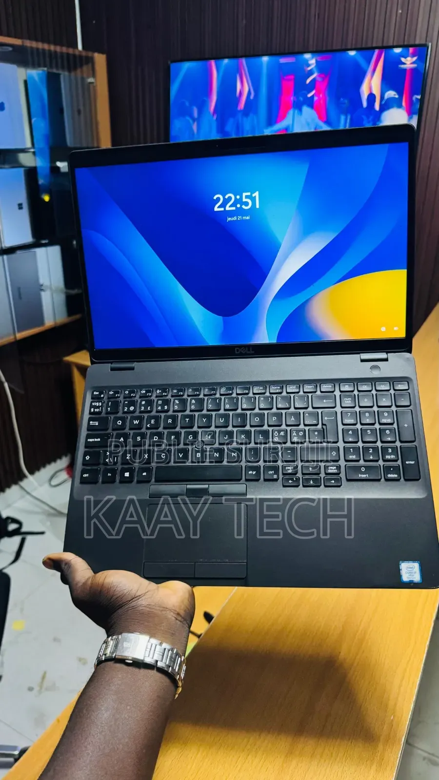 Ordinateur portable Dell Latitude 5501 16GB Intel Core i7 SSD 256GB