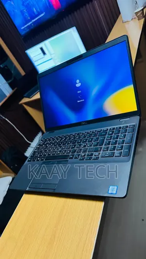 Ordinateur portable Dell Latitude 5501 16GB Intel Core i7 SSD 256GB