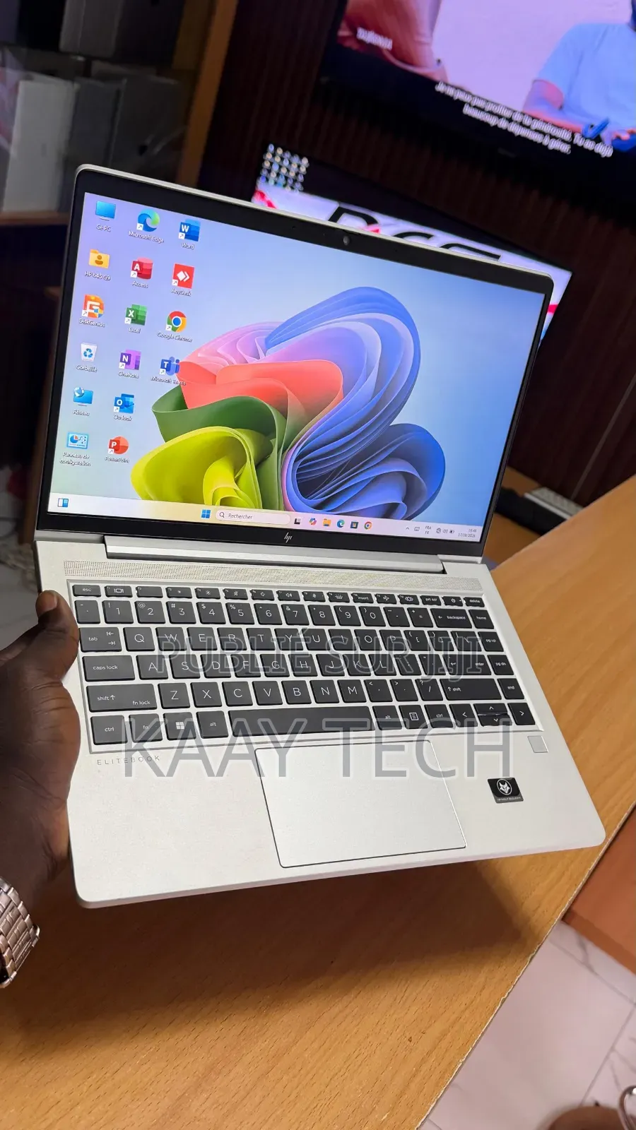 Nouveau HP EliteBook 645 G9 16GB AMD Ryzen 5 SSD 512GB