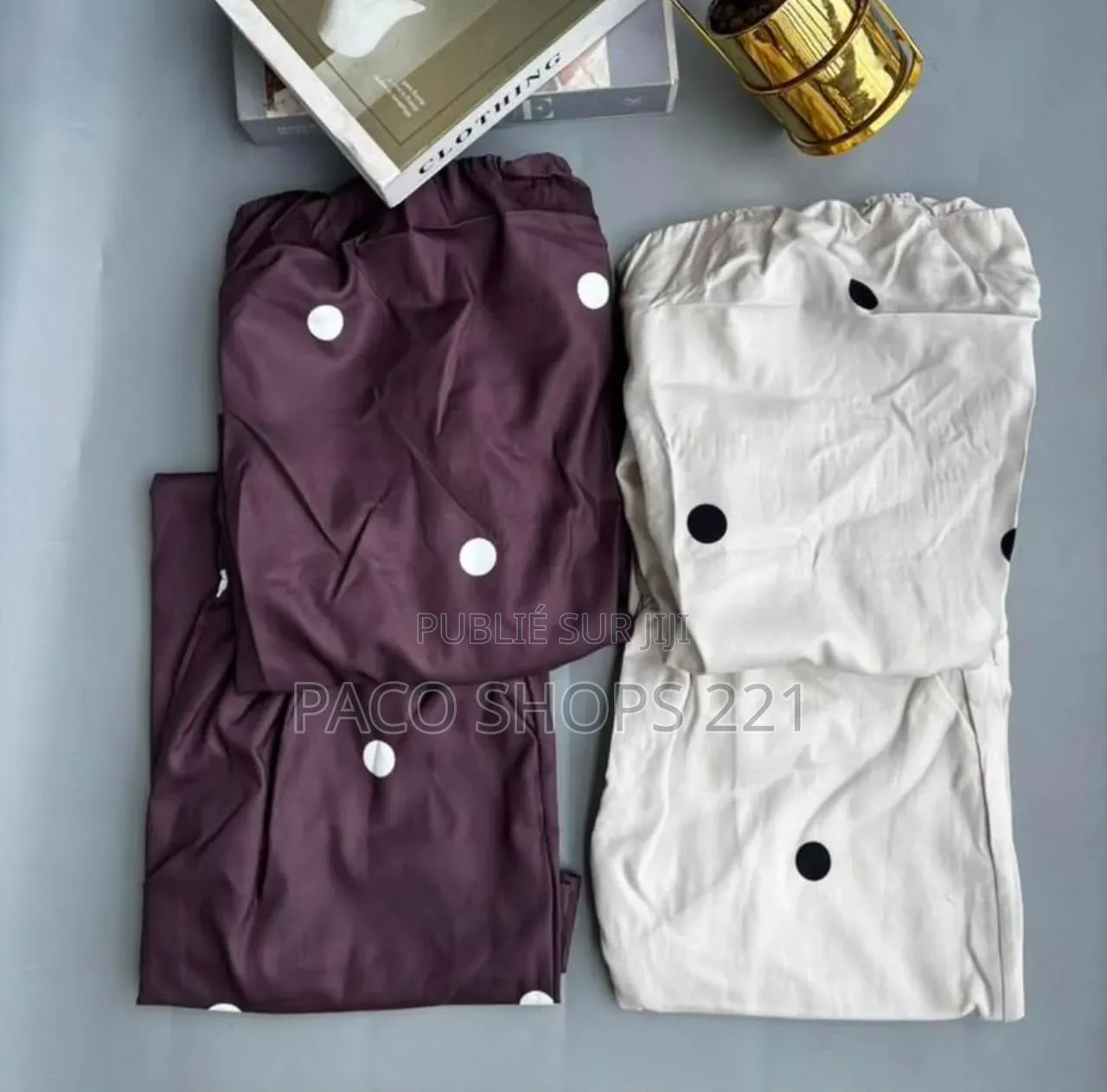 Ensemble. 2 Pièce Taille M L XL
Couleur Maron Beige Noir Best Quality