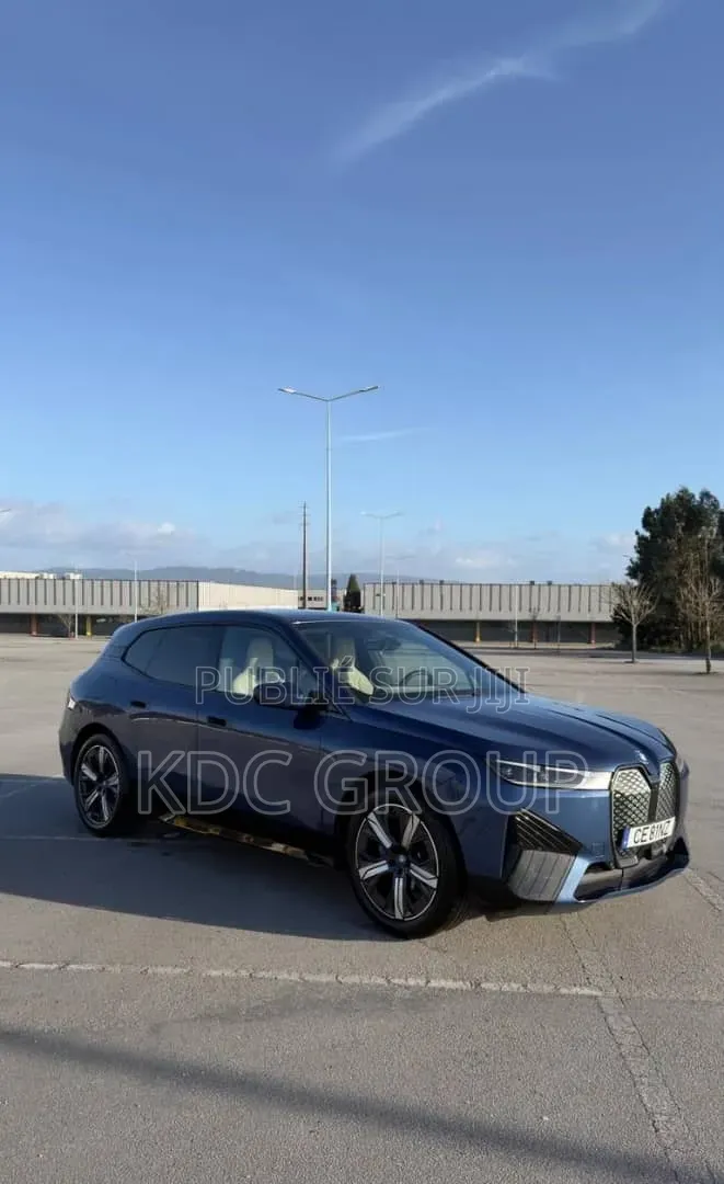 BMW iX 2024 Bleu