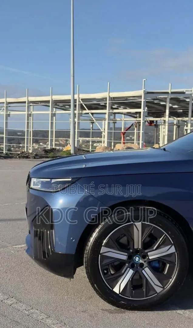 BMW iX 2024 Bleu
