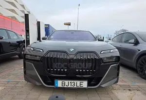 BMW i7 2023 Gris