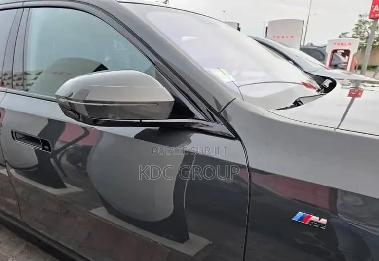 BMW i7 2023 Gris