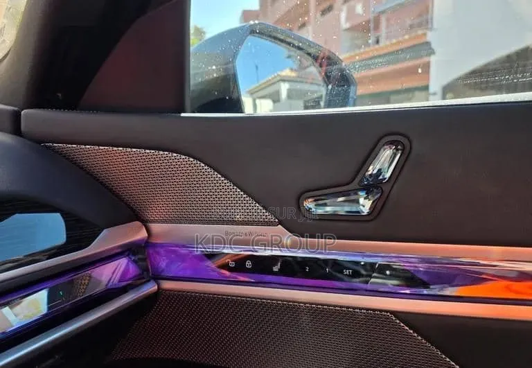 BMW i7 2023 Gris