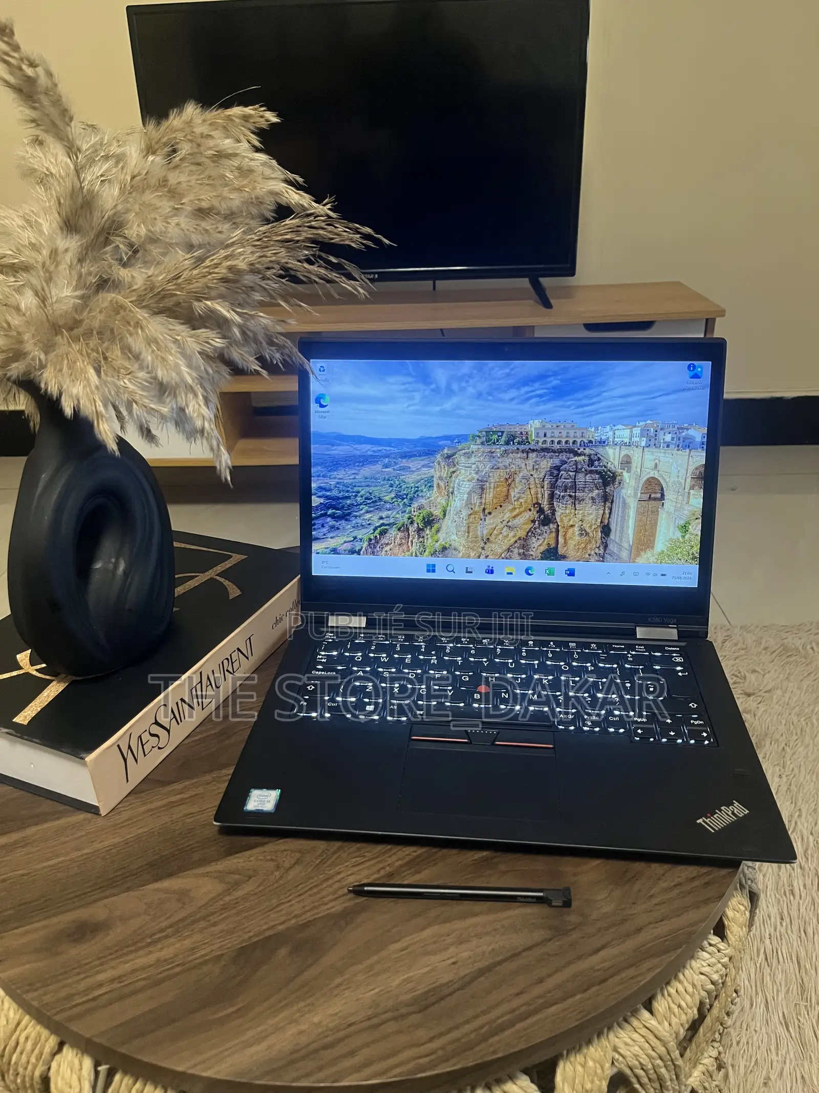 Nouveau Lenovo ThinkPad X380 Yoga 8GB Intel Core i5 SSD 256GB
