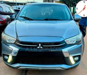 Mitsubishi Outlander 2019 Gris