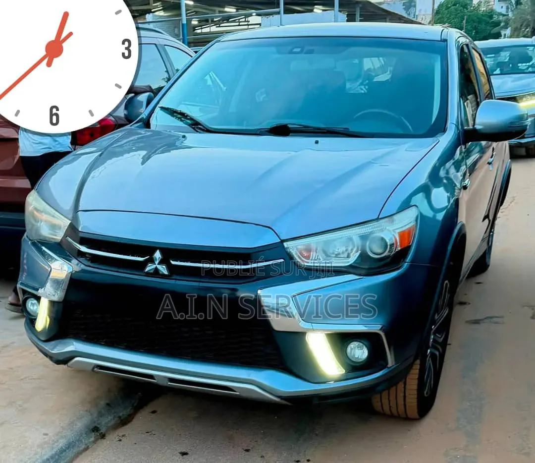 Mitsubishi Outlander 2019 Gris