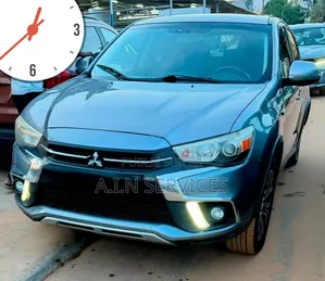 Mitsubishi Outlander 2019 Gris