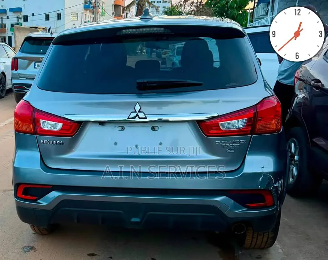 Mitsubishi Outlander 2019 Gris