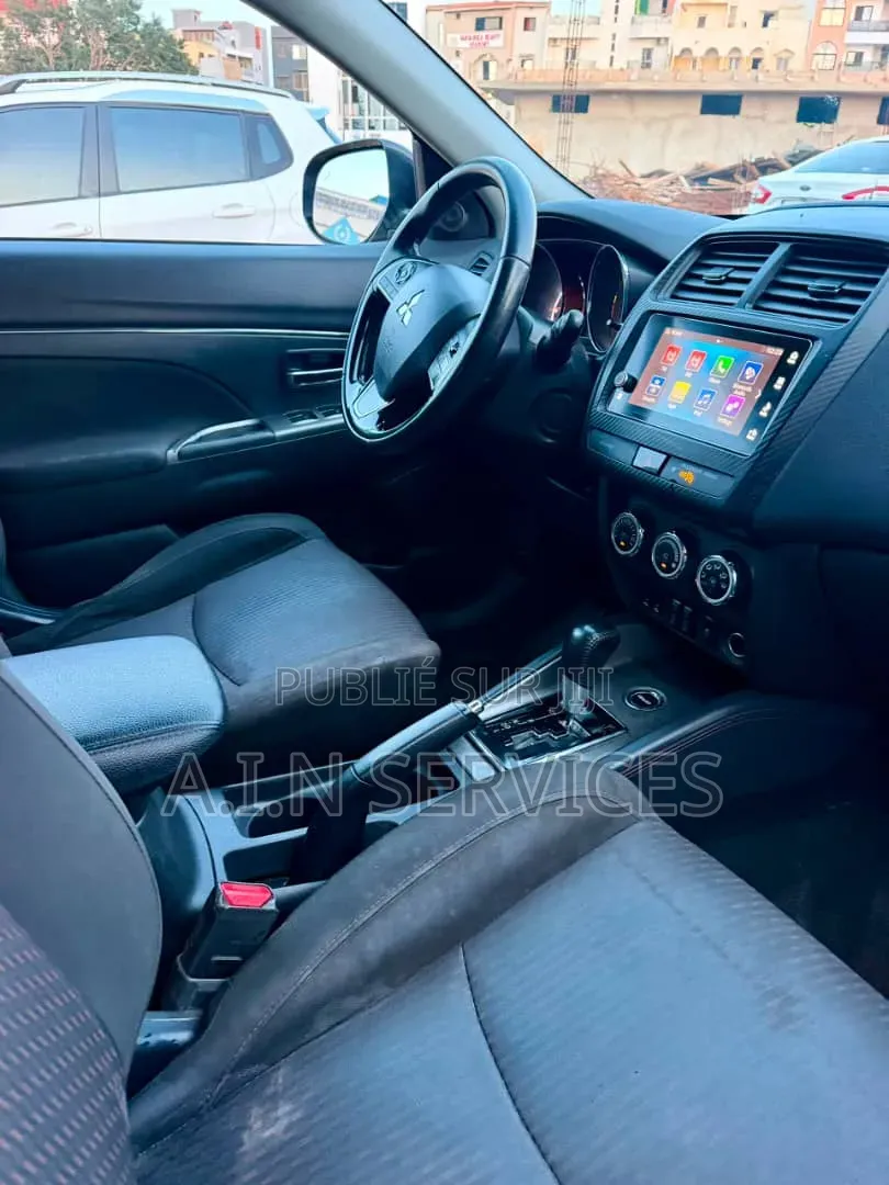 Mitsubishi Outlander 2019 Gris
