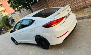 Hyundai Elantra 2017 Blanc