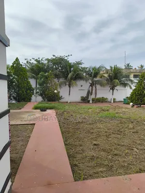 6chbre Villa dans Almadis, Almadies à Louer