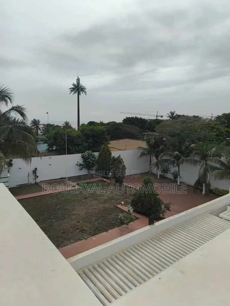 6chbre Villa dans Almadis, Almadies à Louer