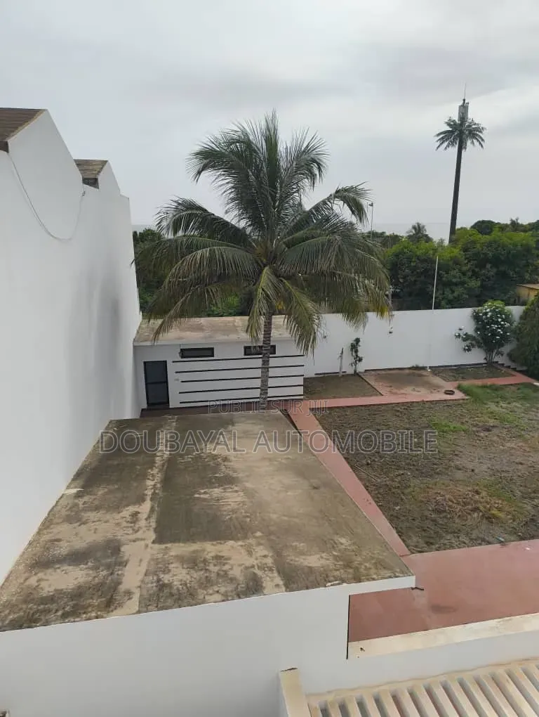 6chbre Villa dans Almadis, Almadies à Louer