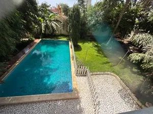 5chbre Villa dans Almadis, Almadies à Louer