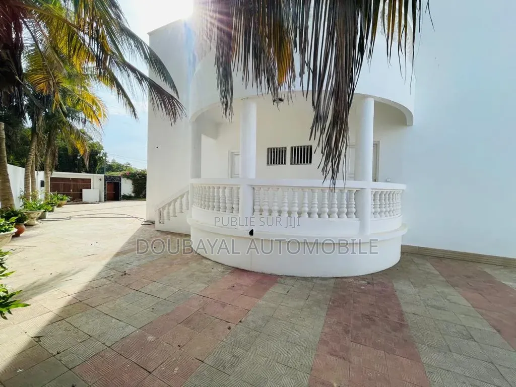 3chbre Villa dans Almadis, Almadies à Louer
