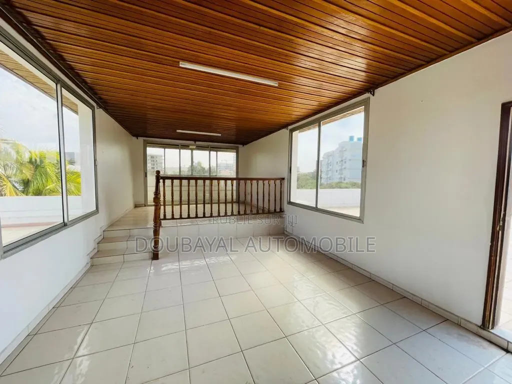 3chbre Villa dans Almadis, Almadies à Louer