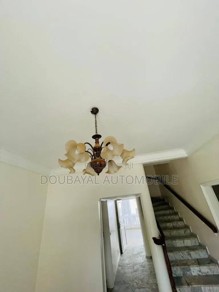 3chbre Villa dans Almadis, Almadies à Louer