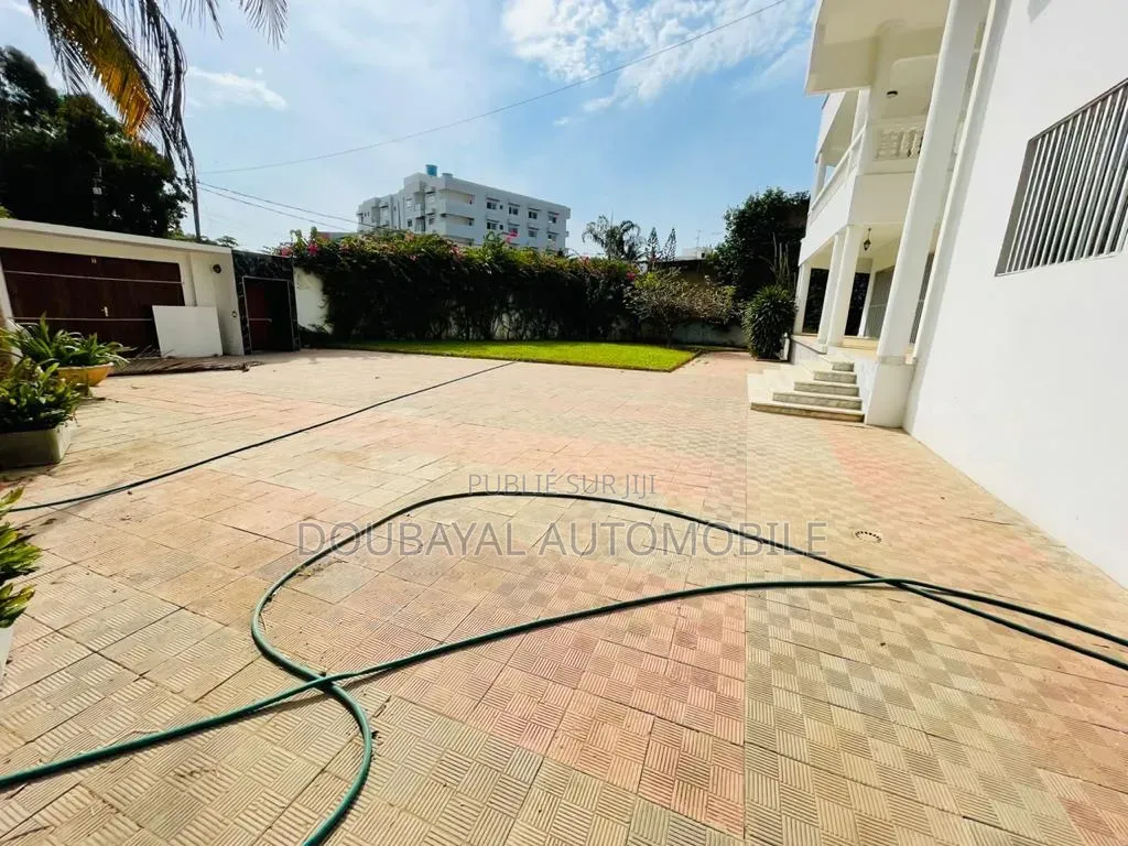 3chbre Villa dans Almadis, Almadies à Louer