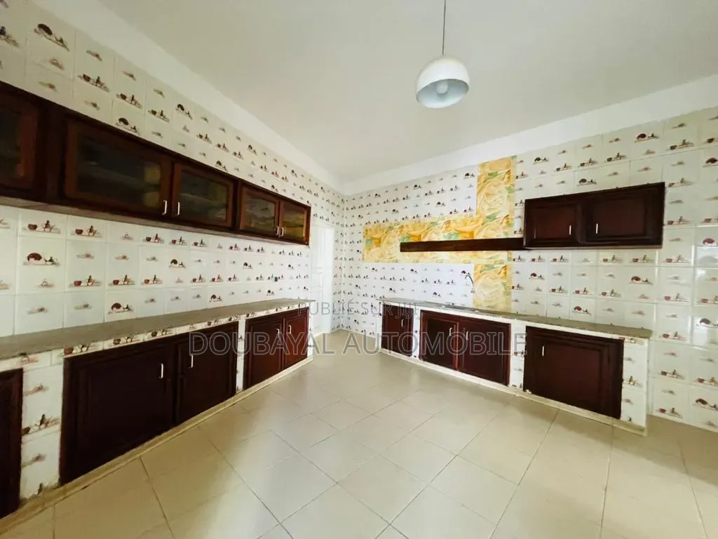 3chbre Villa dans Almadis, Almadies à Louer