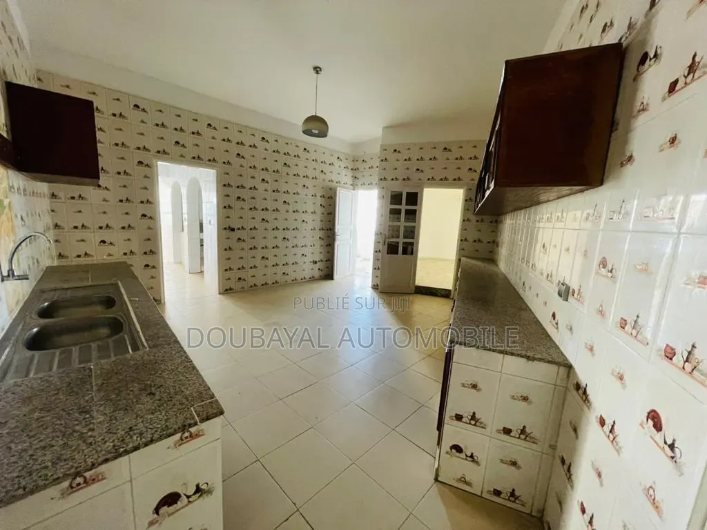 3chbre Villa dans Almadis, Almadies à Louer