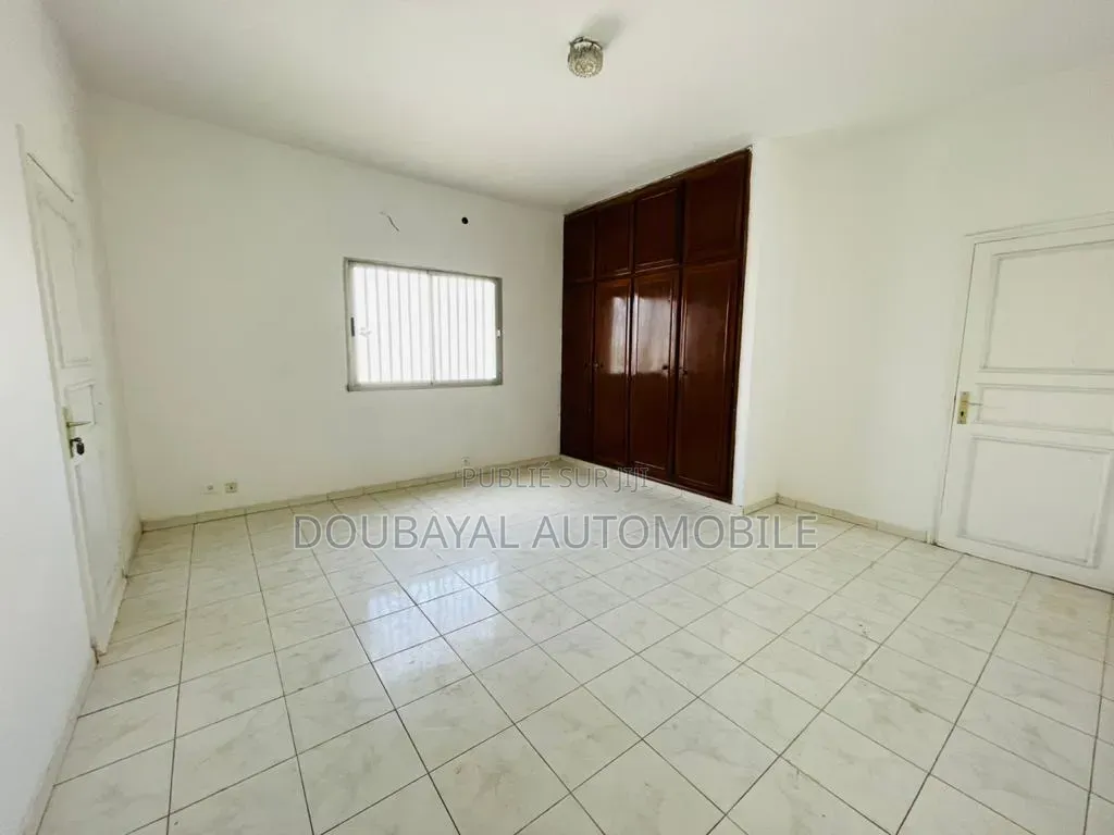 3chbre Villa dans Almadis, Almadies à Louer