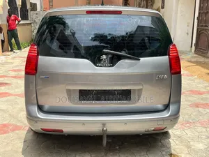 Peugeot 5008 2016 Gris