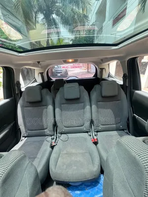 Peugeot 5008 2016 Gris