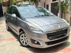 Peugeot 5008 2016 Gris