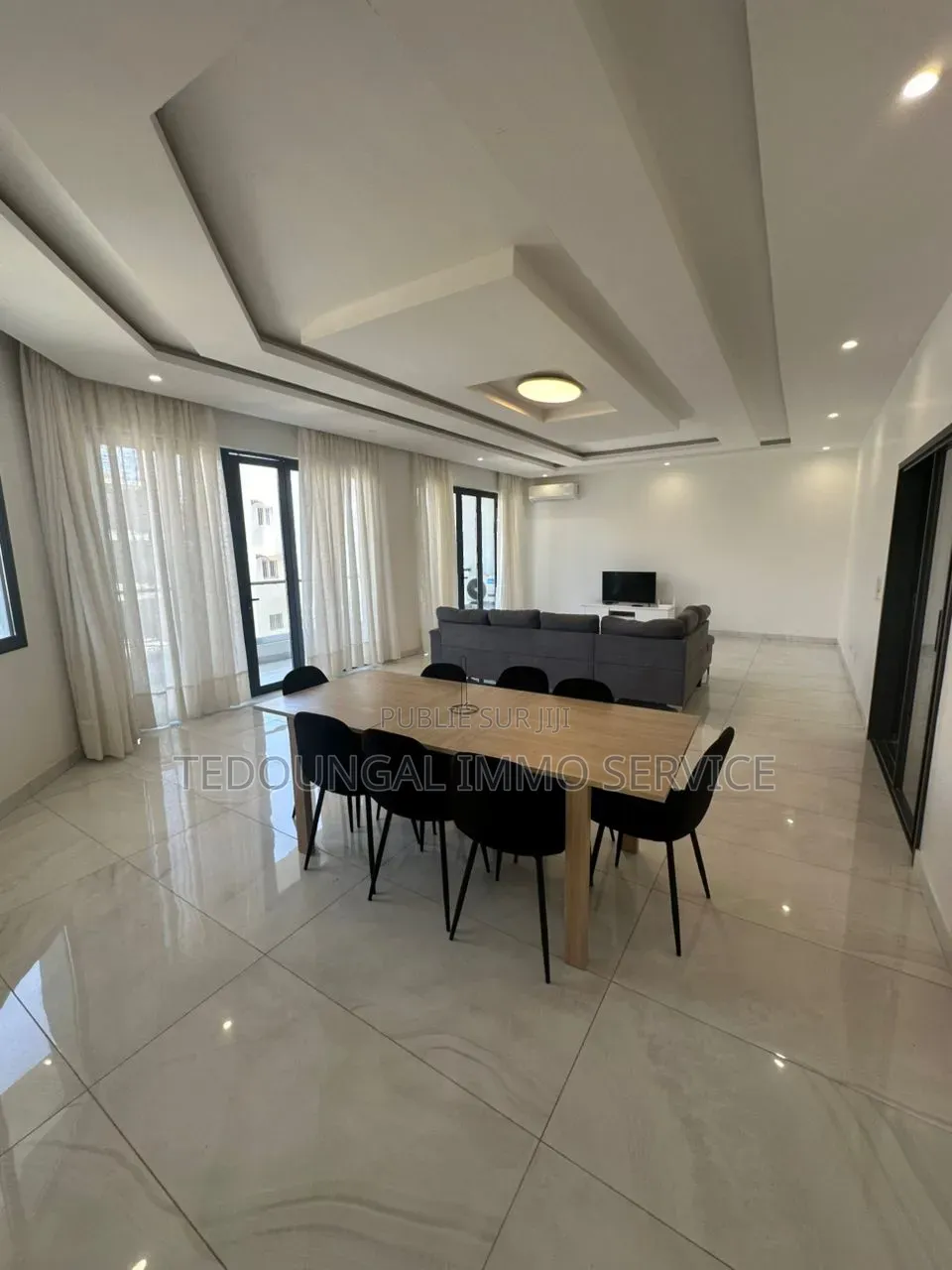 Meublé 3chbre Appartement dans Almadies à Louer