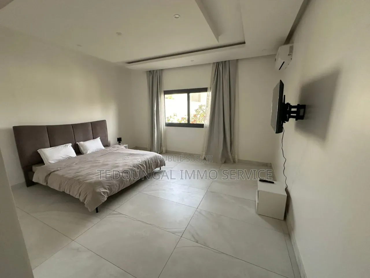 Meublé 3chbre Appartement dans Almadies à Louer