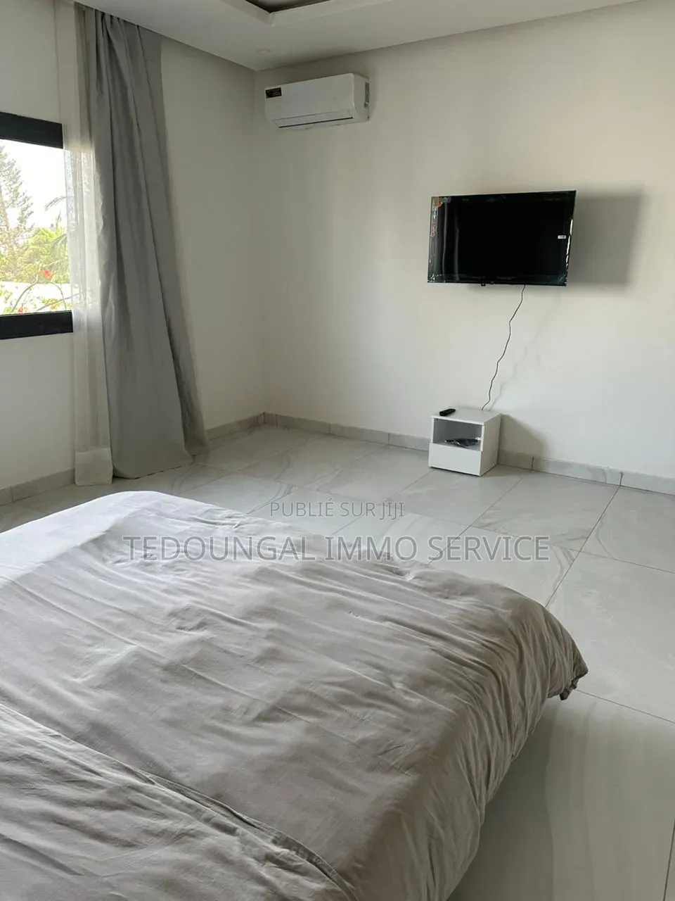 Meublé 3chbre Appartement dans Almadies à Louer