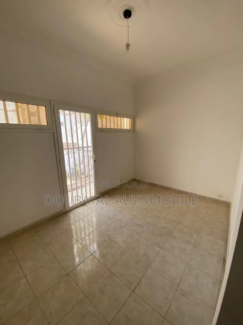 4chbre Villa dans Mermoz à Louer