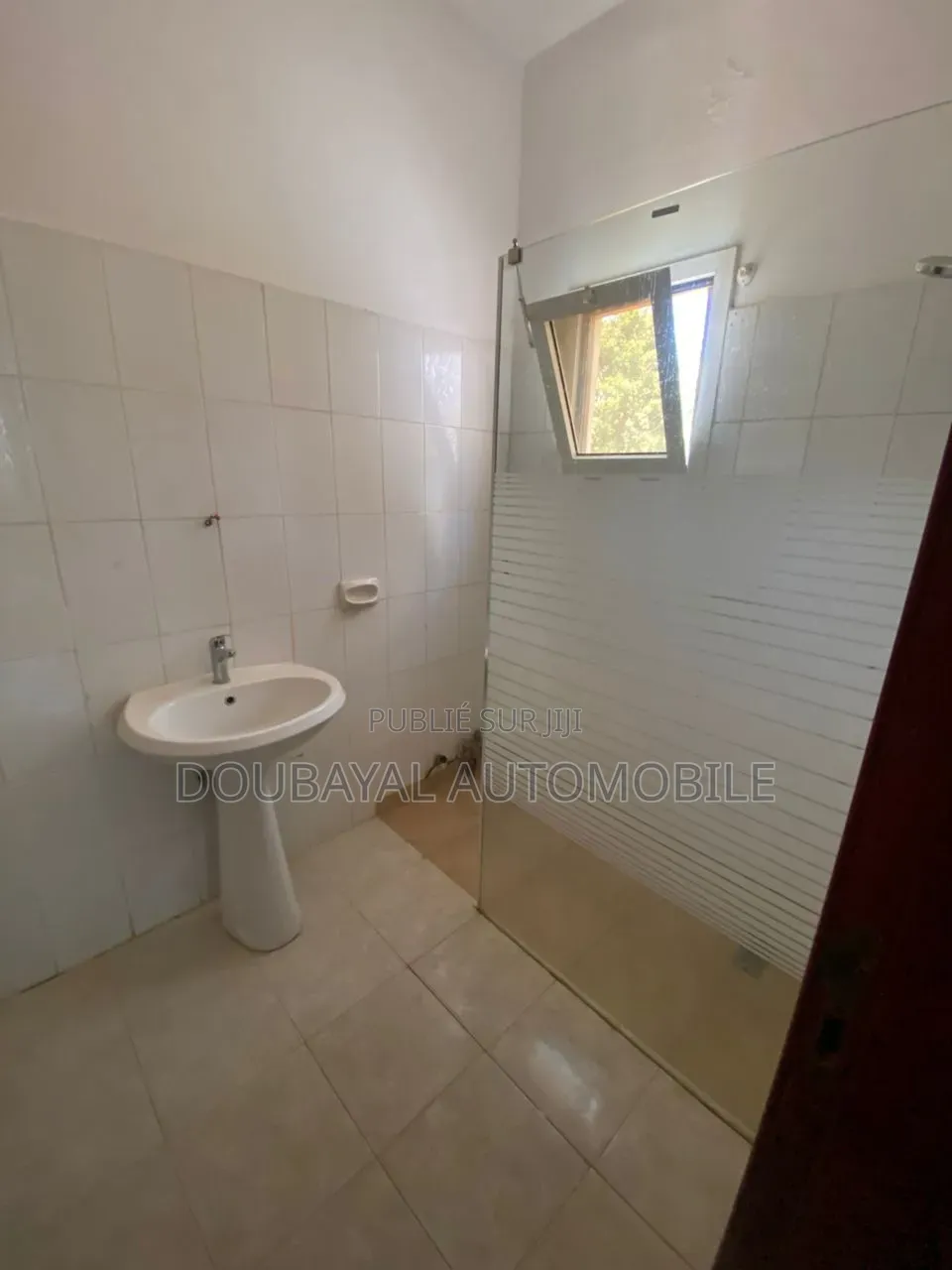 4chbre Villa dans Mermoz à Louer