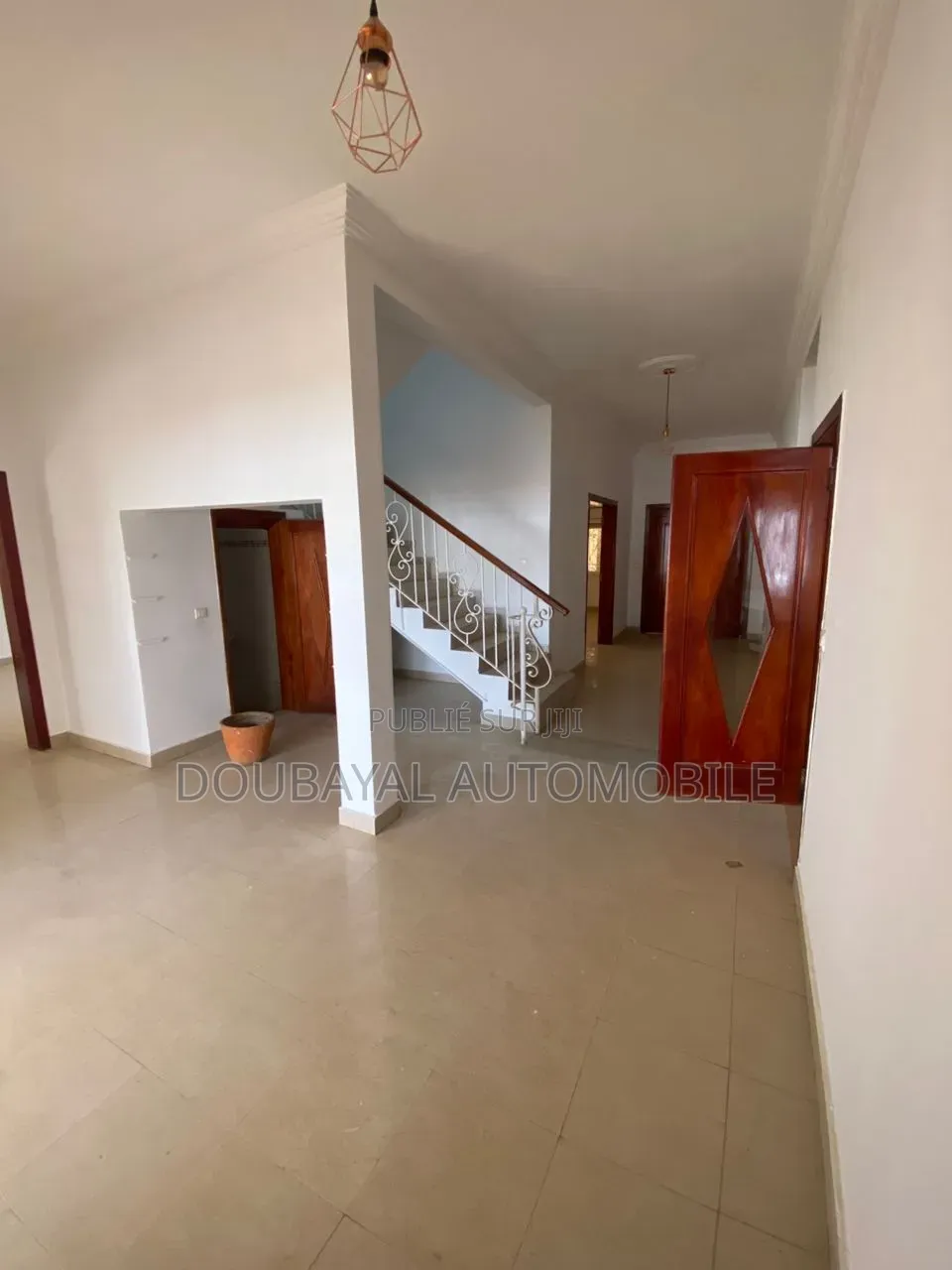 4chbre Villa dans Mermoz à Louer