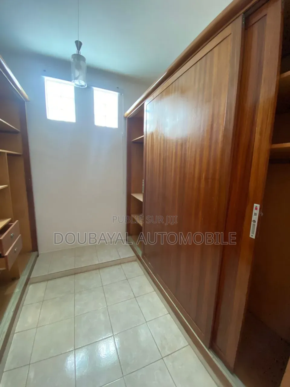 4chbre Villa dans Mermoz à Louer
