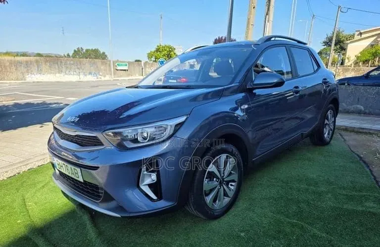 Hyundai Kona 2024 Gris