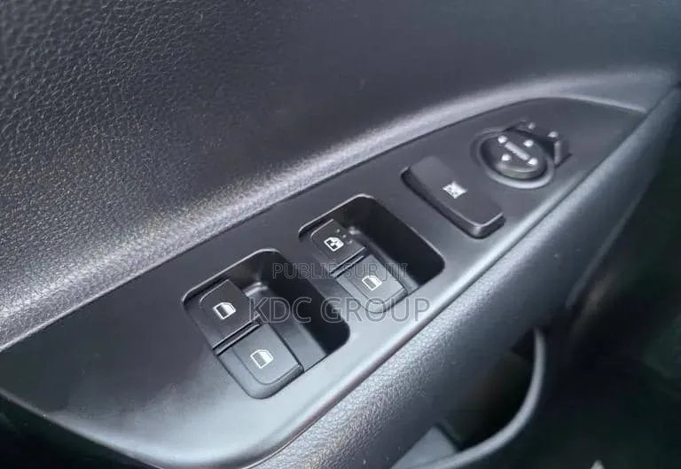 Hyundai Kona 2024 Gris