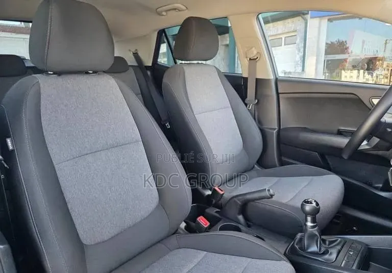 Hyundai Kona 2024 Gris