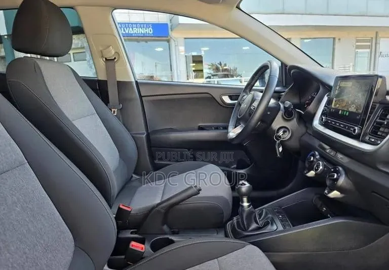 Hyundai Kona 2024 Gris